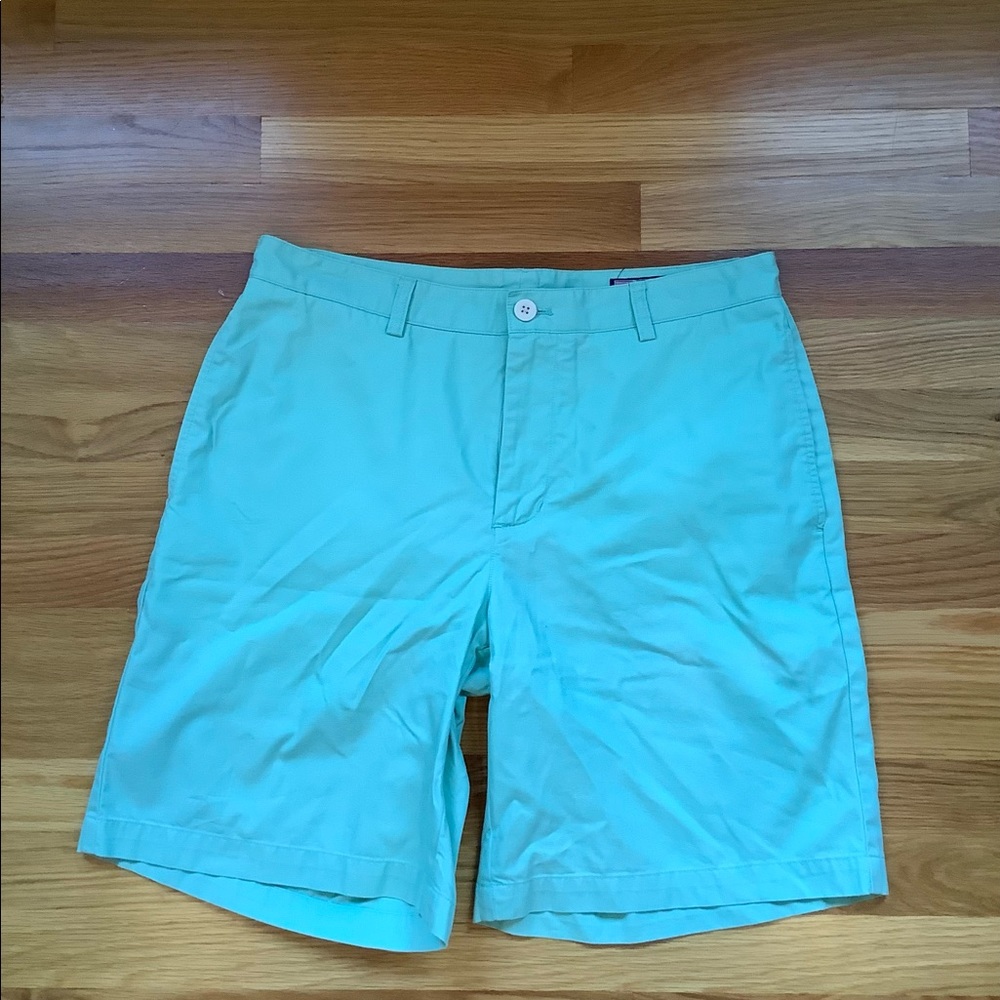 Vineyard Vines men’s Club Short, size 33